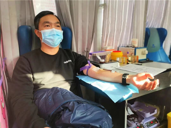 安康市委機(jī)關(guān)組織開(kāi)展“熱血奉獻(xiàn)·溫暖有你”無(wú)償獻(xiàn)血活動(dòng)